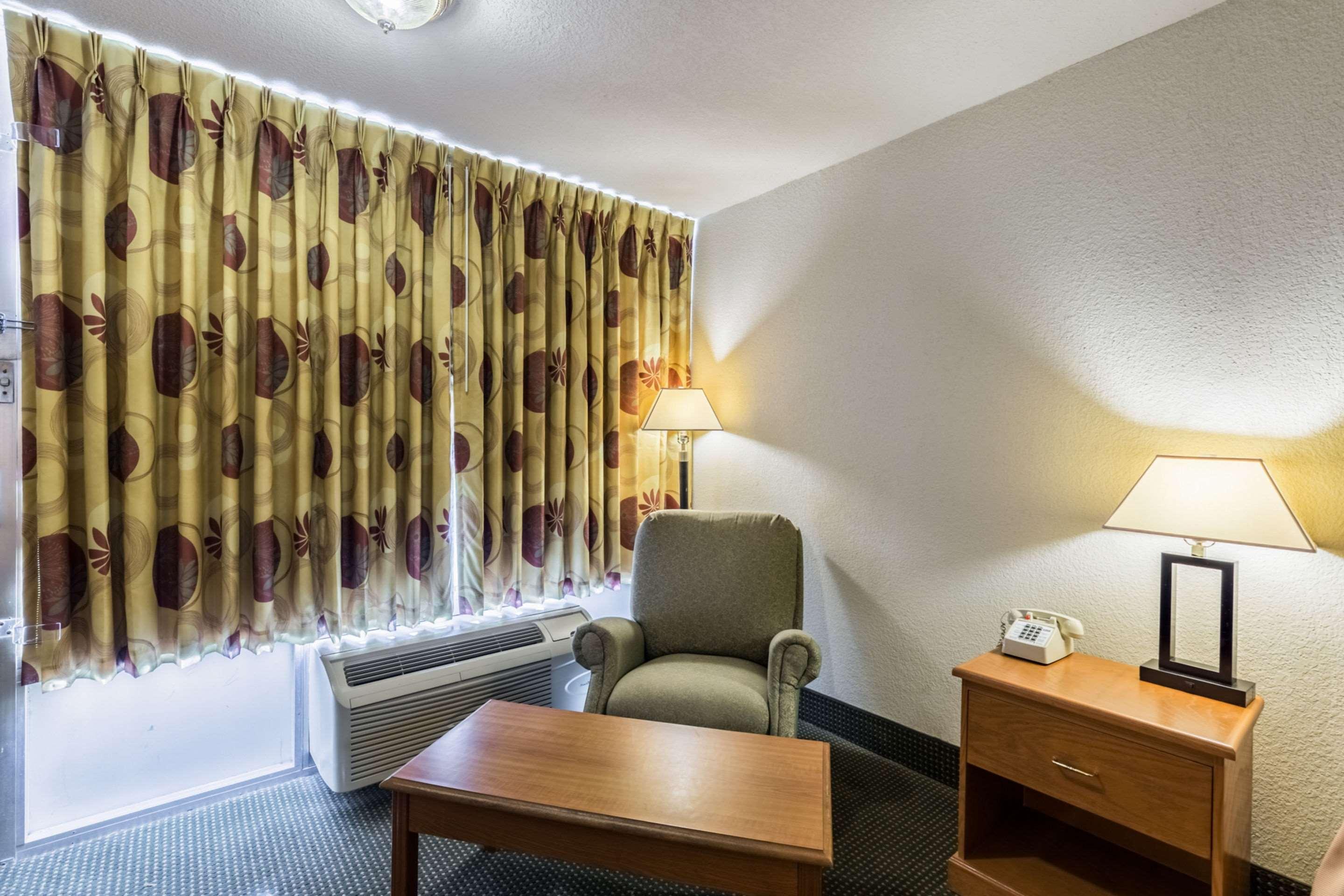 Econo Lodge Baytown Exterior photo